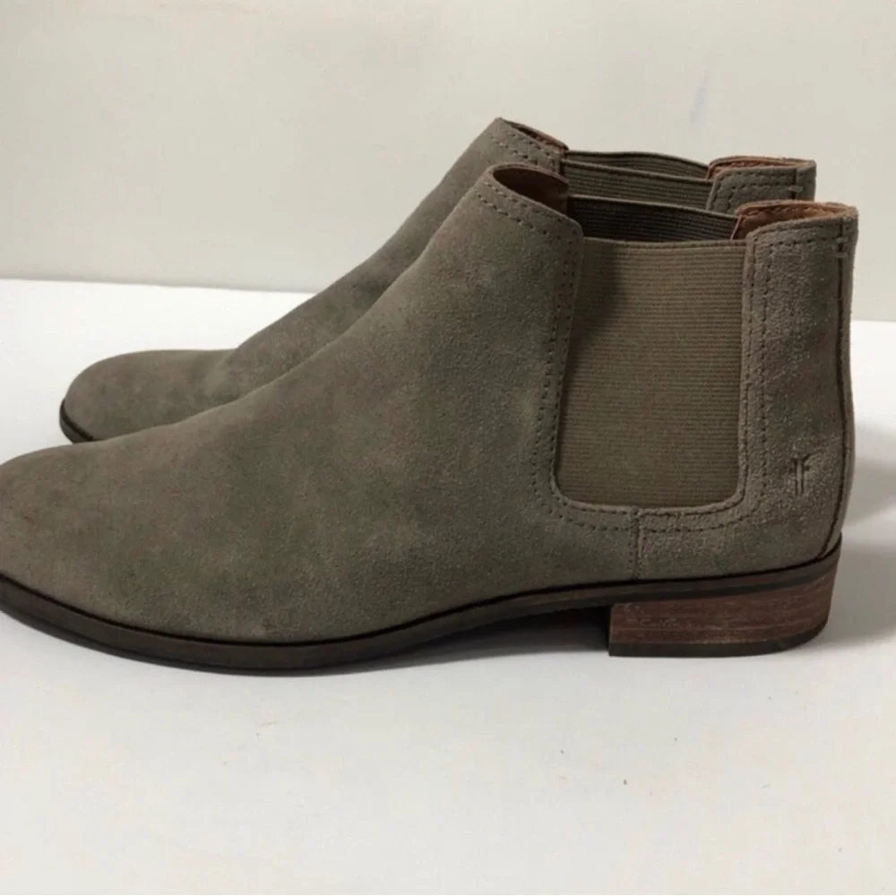 Frye Mallory Chelsea Suede Slip On Booties. Size 10.